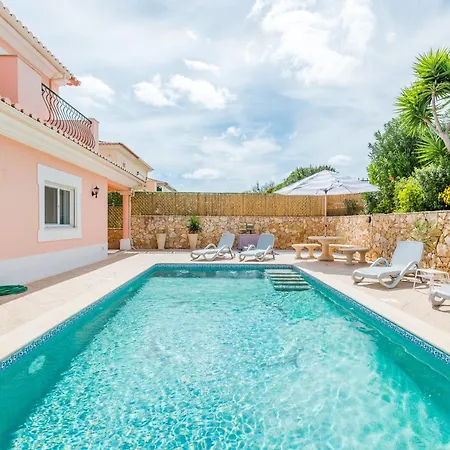 Casa Rosa1 At Boavista * Lagos