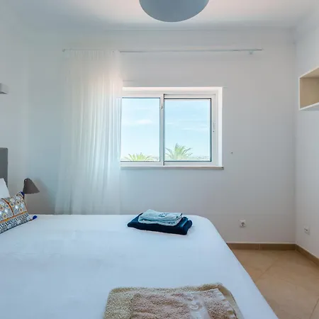 Casa Rosa1 At Boavista 拉哥斯